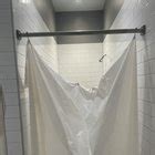 Other guys behavior : r/CommunalShowers